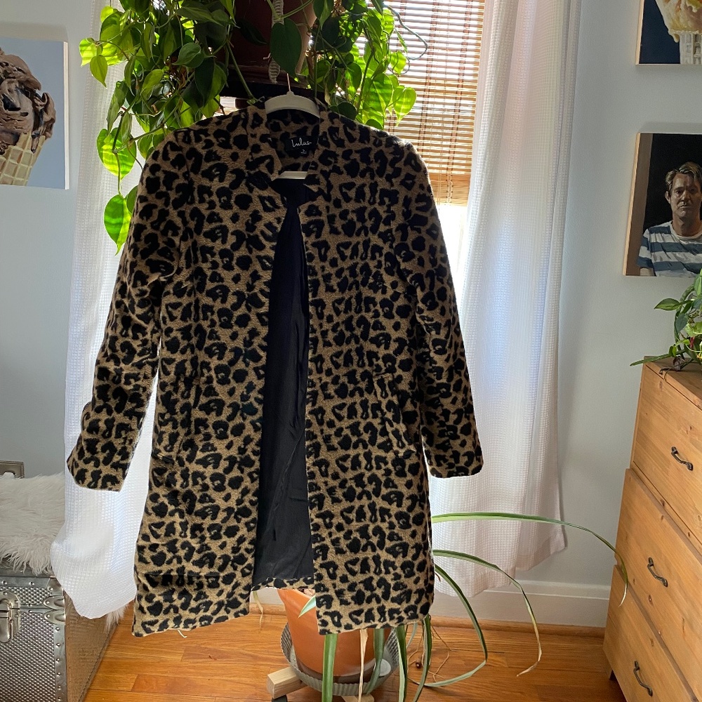 Lulu’s leopard print coat